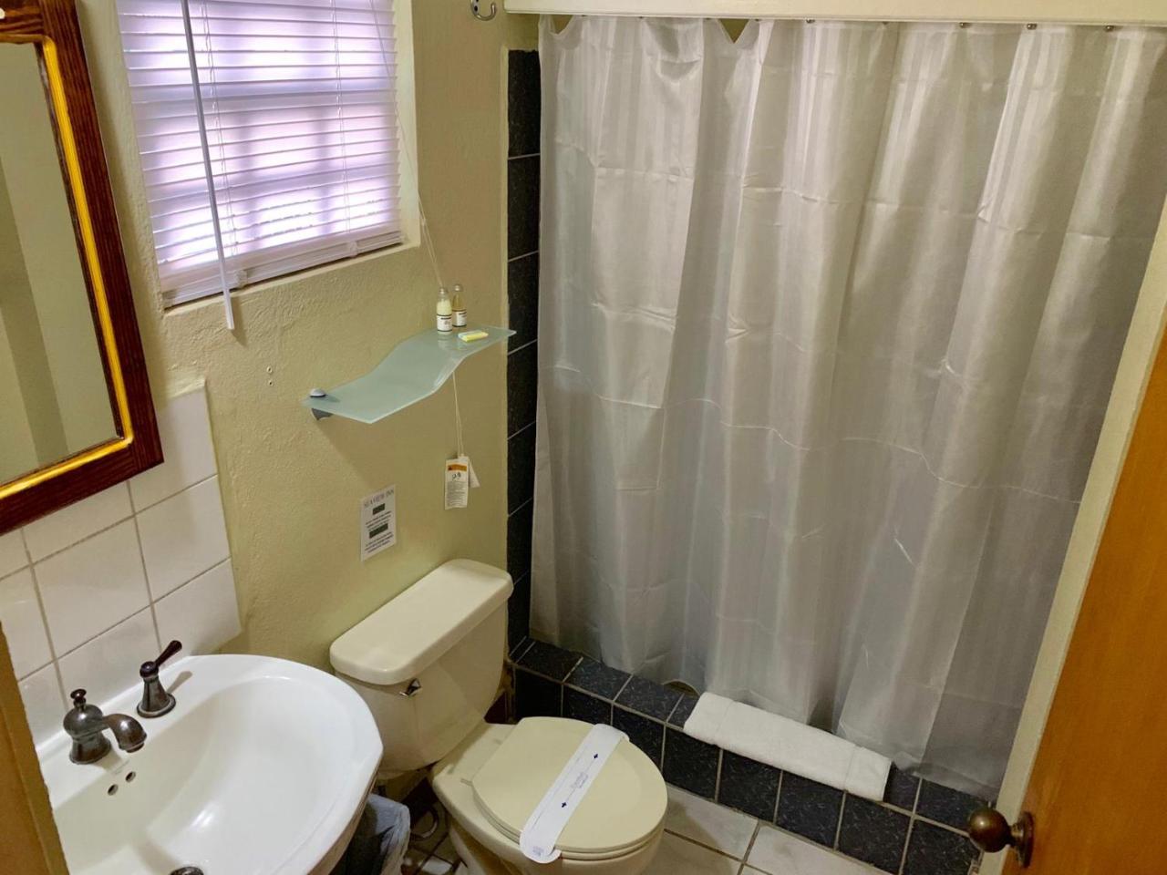 Seaview Inn Basseterre Eksteriør bilde